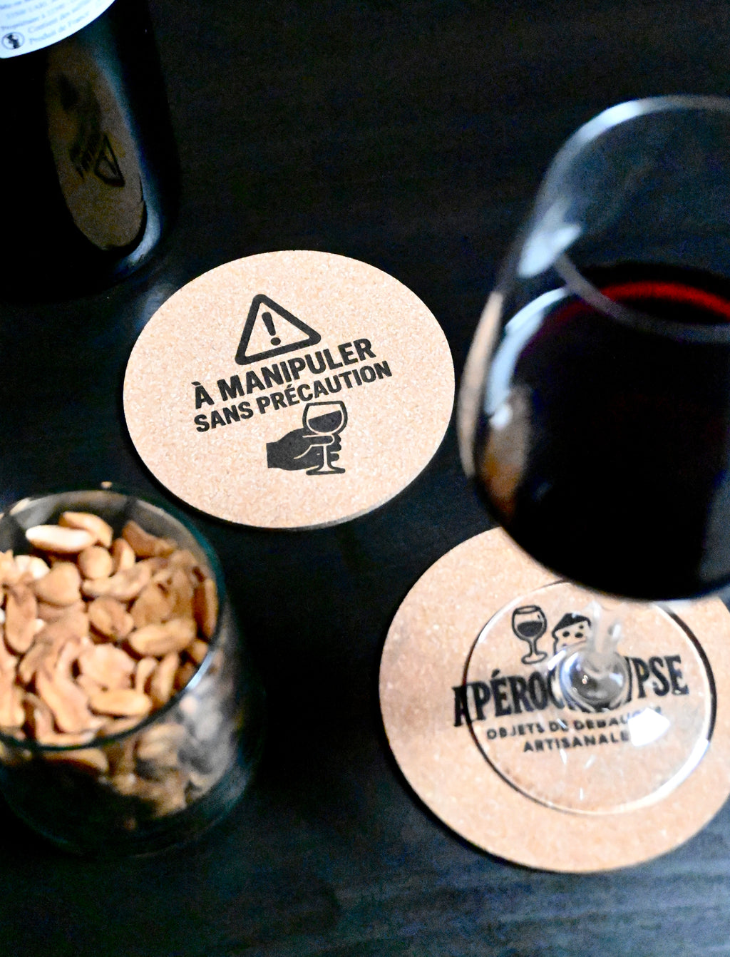 DESSOUS VERRE - À MANIPULER SANS PRÉCAUTION