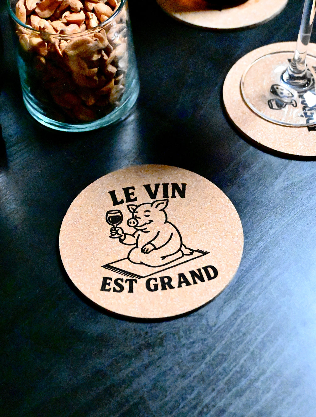 DESSOUS DE VERRE - LE VIN EST GRAND