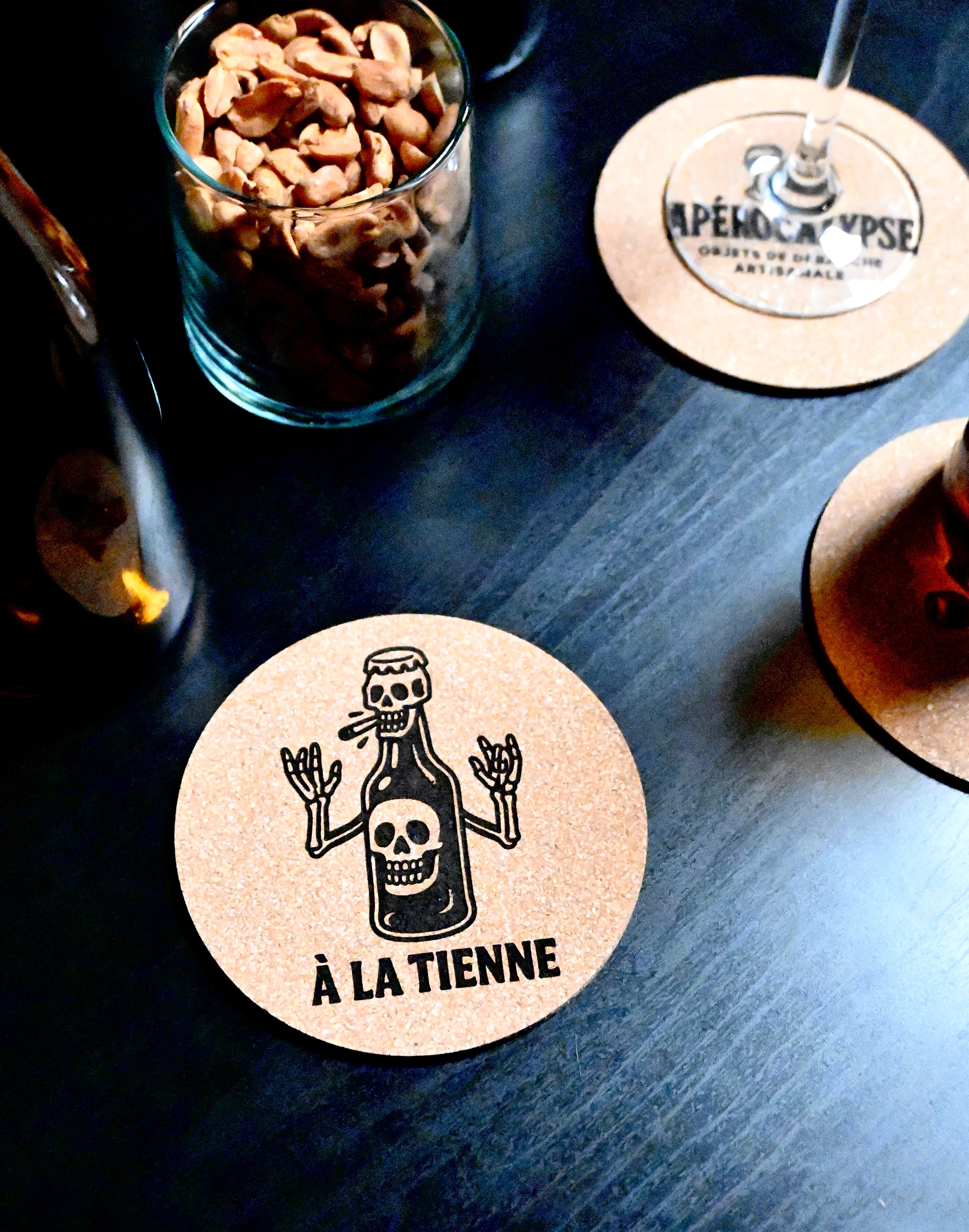 DESSOUS DE VERRE - À LA TIENNE