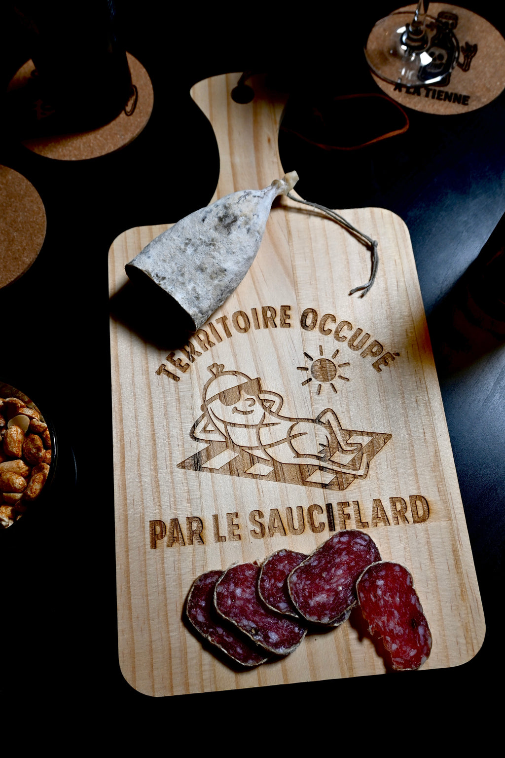 PLANCHE À DÉCOUPER - TERRITOIRE OCCUPÉ