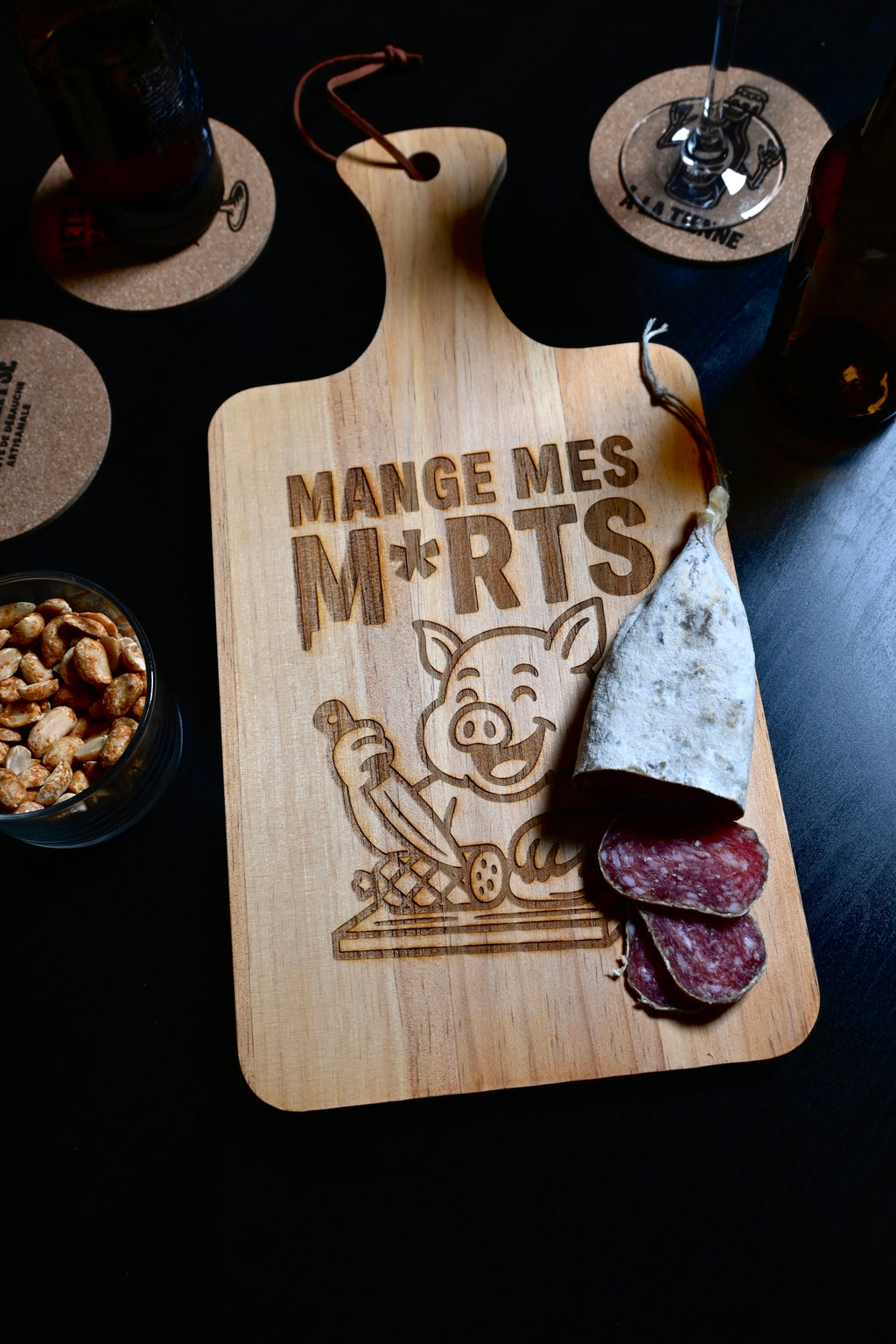 PLANCHE À DÉCOUPER - MANGE MES M*RTS