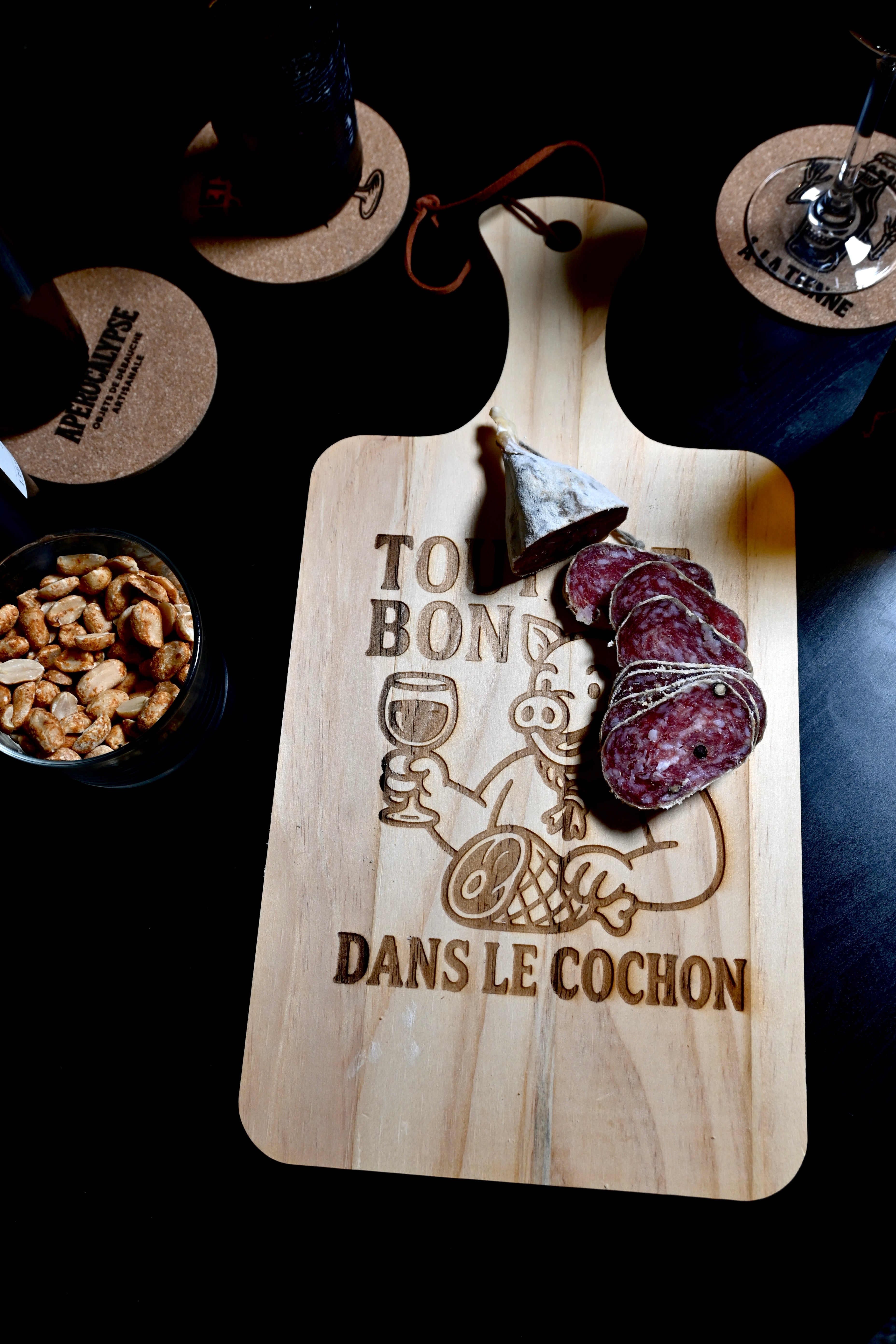 PLANCHE À DÉCOUPER - TOUT EST BON DANS LE COCHON