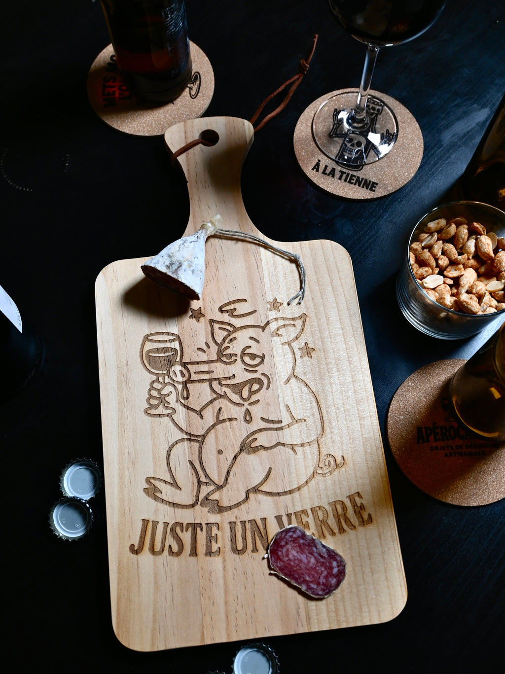 PLANCHE À DÉCOUPER - JUSTE UN VERRE