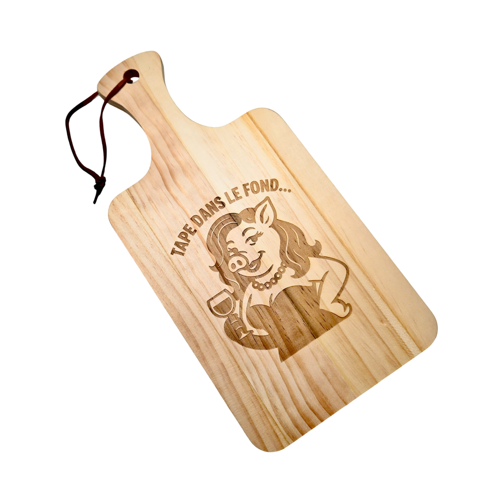 PLANCHE À DÉCOUPER - TAPE DANS LE FOND